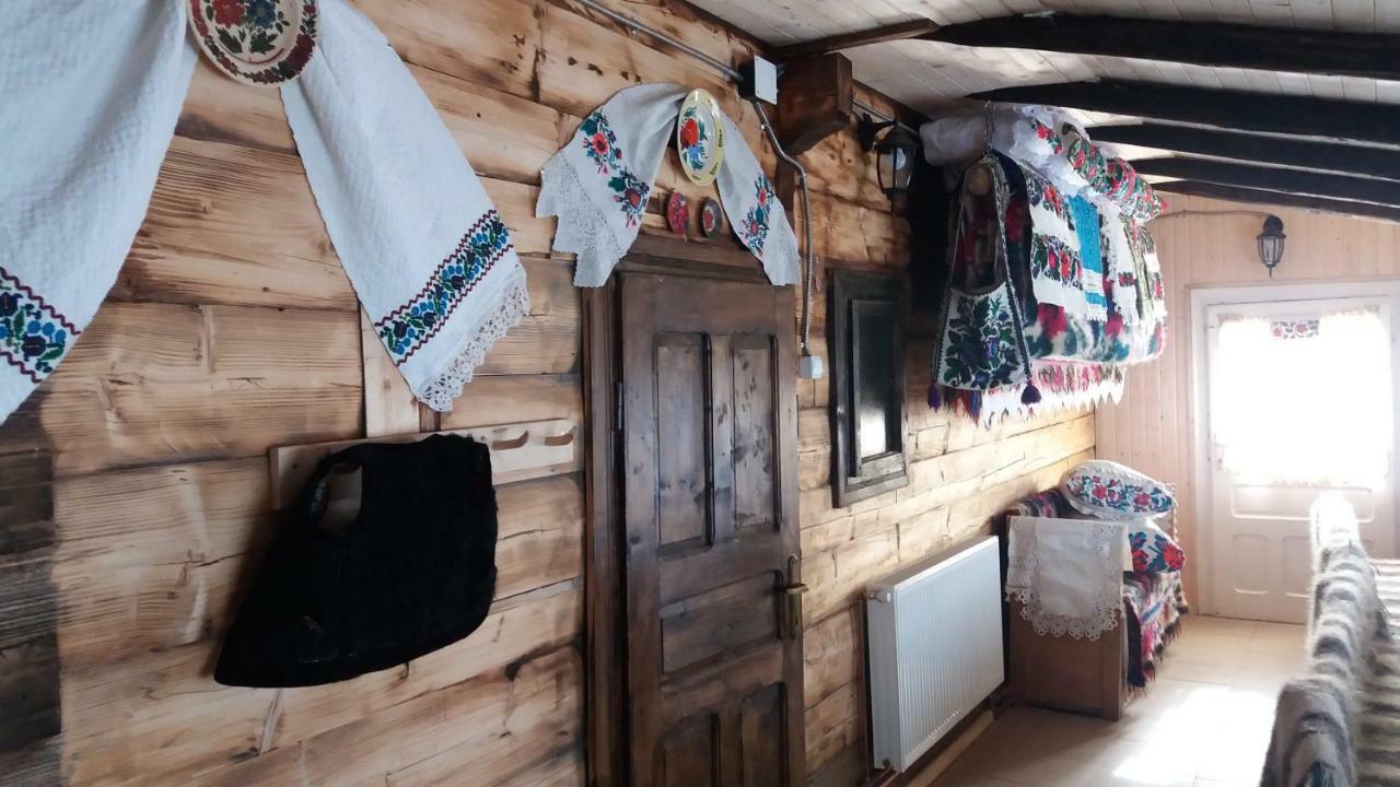 Complex Traditional Casuta Bunicilor-Breb エクステリア 写真